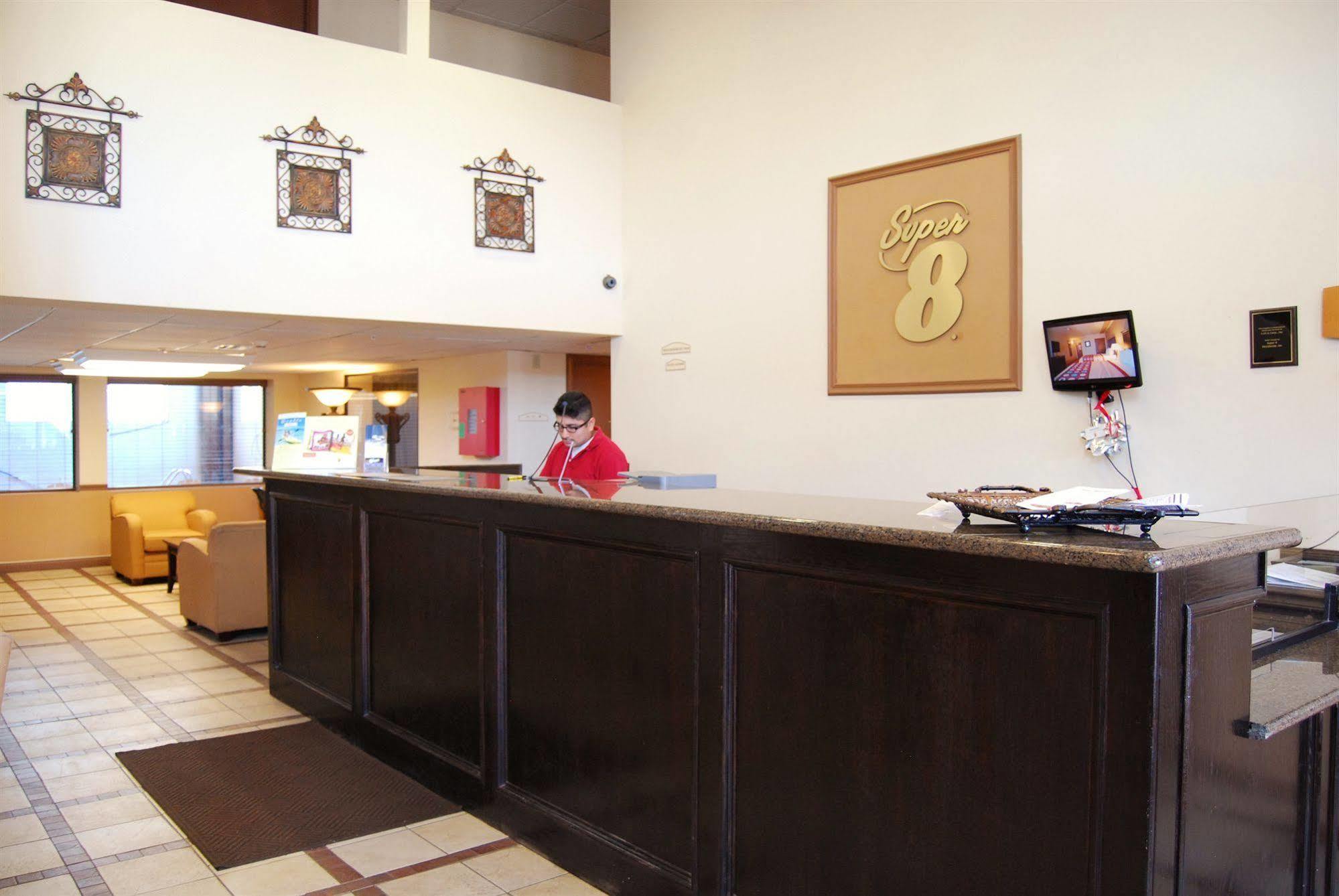 Super 8 By Wyndham Oklahoma City Eksteriør bilde